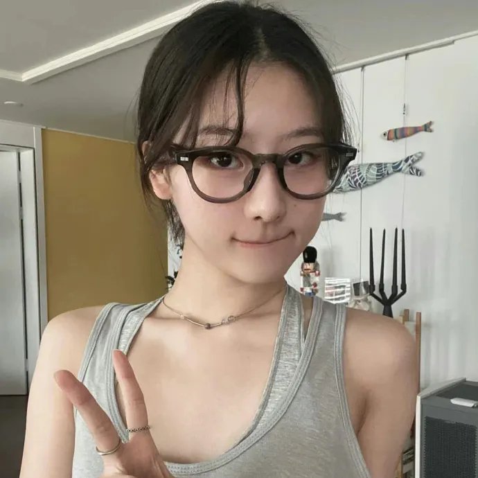 残次品·放逐星空 在线观看封面